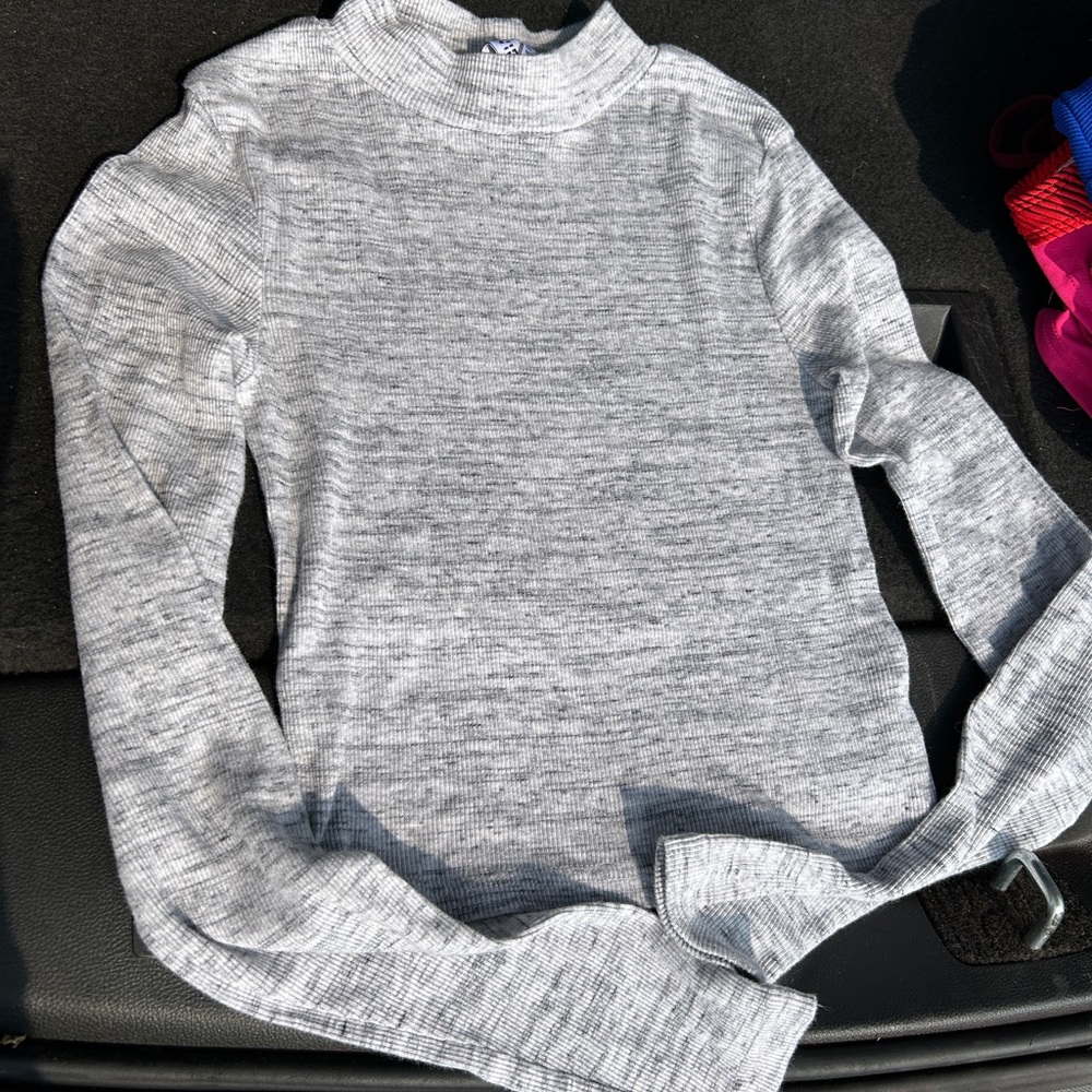 H&M Gray Turtleneck Sweater with Ribbed Neckline